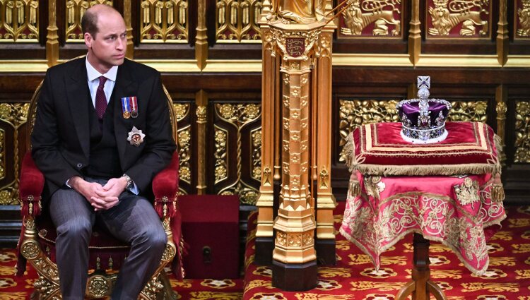 El Príncipe Guillermo junto a la Corona Imperial en la Apertura del Parlamento 2022