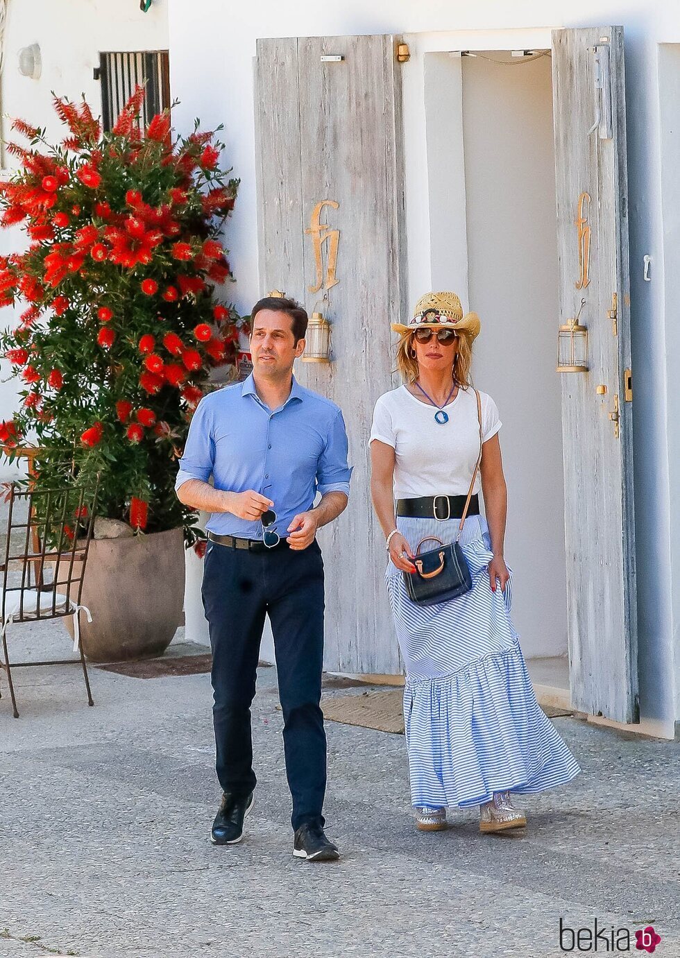 Emma García y Aitor Senar en Ibiza durante sus vacaciones
