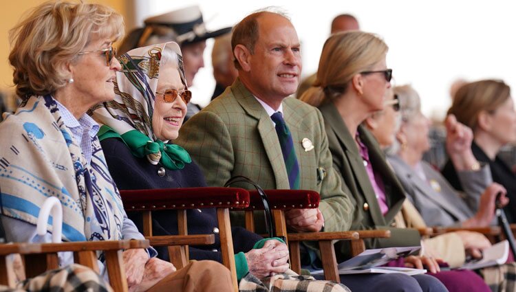 Lady Penny Brabourne, la Reina Isabel, el Príncipe Eduardo y Sophie de Wessex en The Royal Windsor Horse Show