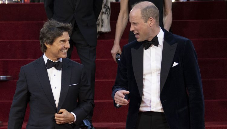 El Príncipe Guillermo y Tom Cruise, muy cómplices en el estreno de 'Top Gun: Maverick'