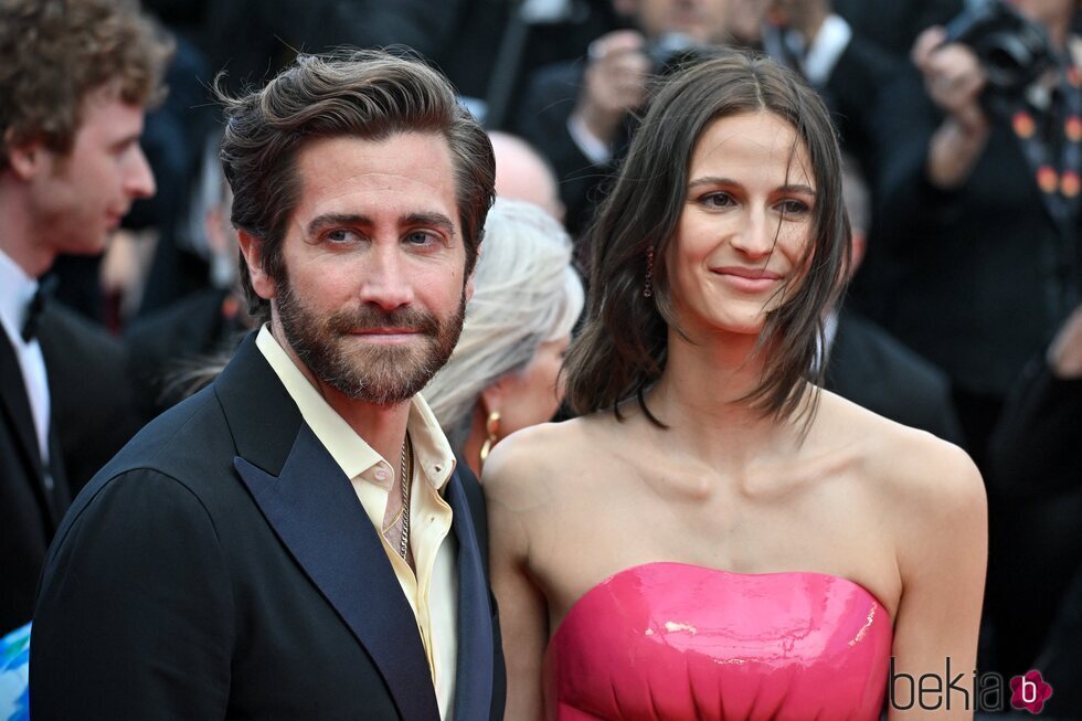 Jake Gyllenhaal y Jeanne Cadieu en la premiere de 'The Innocents' en Cannes 2022