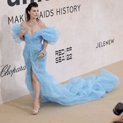 Milla Jovovich en la gala amfAR en el Festival de Cannes 2022
