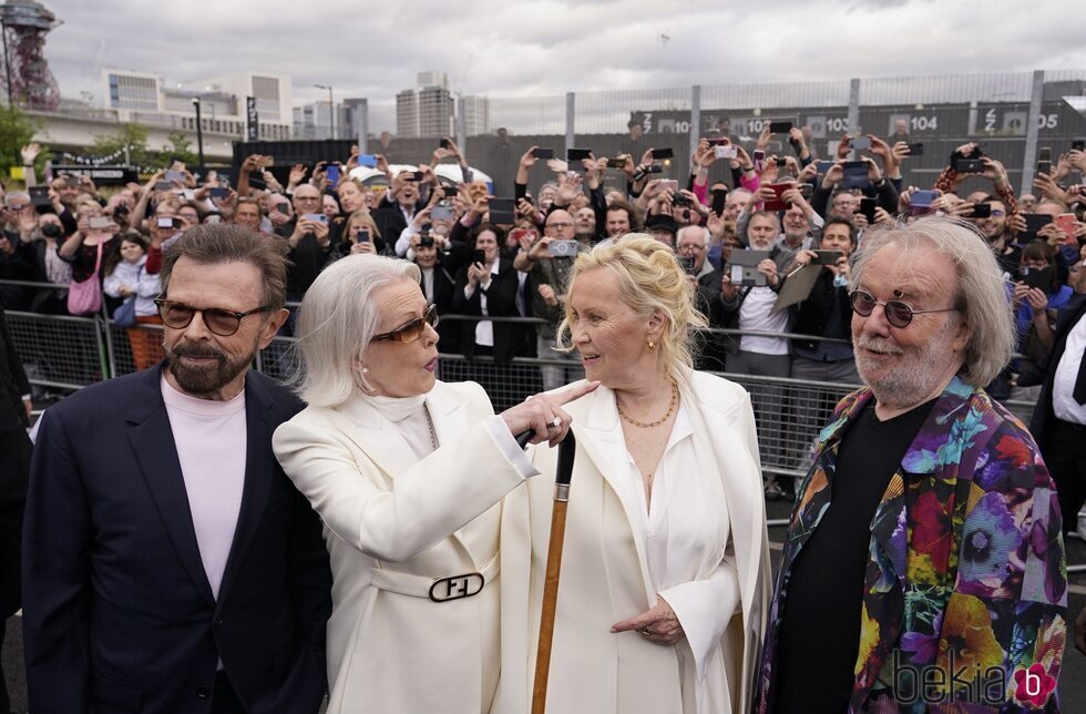 Los integrantes de ABBA en su reencuentro en Londres