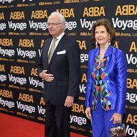 Carlos Gustavo y Silvia de Suecia en el estreno de 'Voyage', el nuevo espectáculo de ABBA