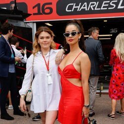 Camille Gottlieb y Léna Mahfouf en el Gran Premio de F1 de Mónaco 2022