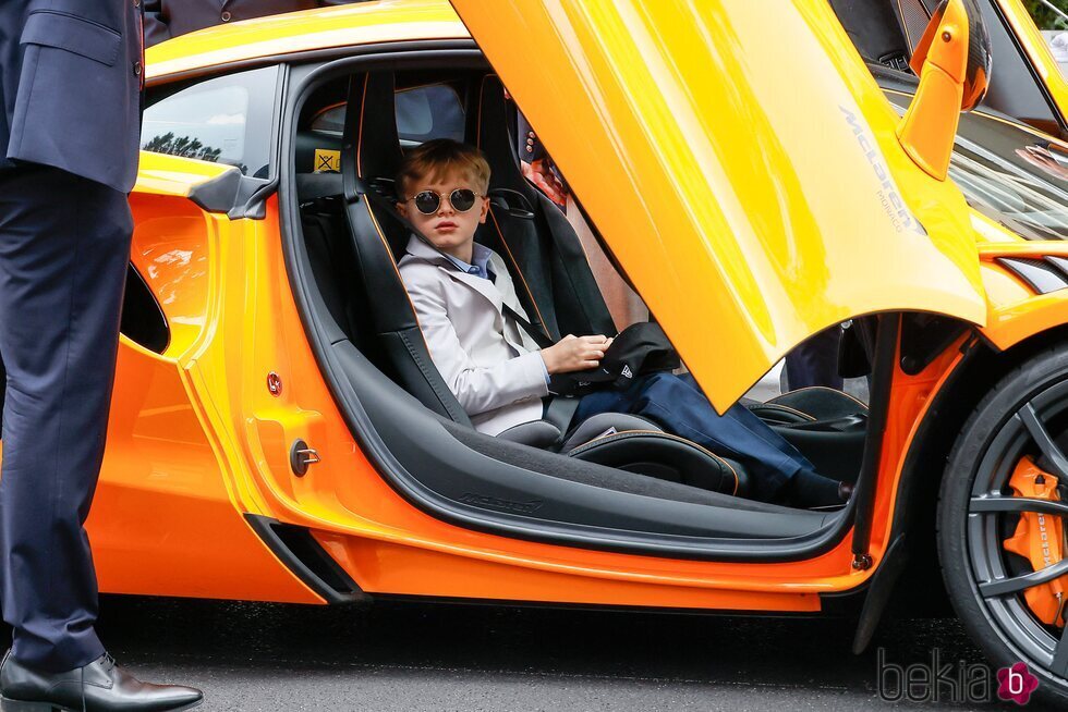Jacques de Mónaco en un coche en el Gran Premio de F1 de Mónaco 2022