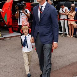 Pierre Casiraghi y su hijo Stefano Casiraghi en el Gran Premio de F1 de Mónaco 2022
