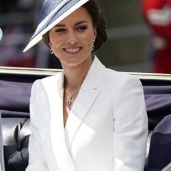 Kate Middleton en un carruaje en Trooping the Colour 2022 por el Jubileo de Platino