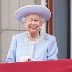 La Reina Isabel muy sonriente en Trooping the Colour 2022 por el Jubileo de Platino