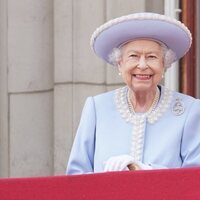 La Reina Isabel muy sonriente en Trooping the Colour 2022 por el Jubileo de Platino