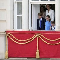 Kate Middleton y sus hijos Jorge, Carlota y Luis viendo Trooping the Colour 2022 por el Jubileo de Platino