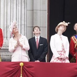El Príncipe Guillermo, el Príncipe Eduardo y Sophie de Wessex con sus hijos en Trooping the Colour 2022 por el Jubileo de Platino
