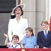 El Príncipe Guillermo y Kate Middleton con sus hijos en Trooping the Colour 2022 por el Jubileo de Platino