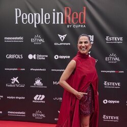 Toni Acosta en el photocall de People in Red 2022 en Barcelona