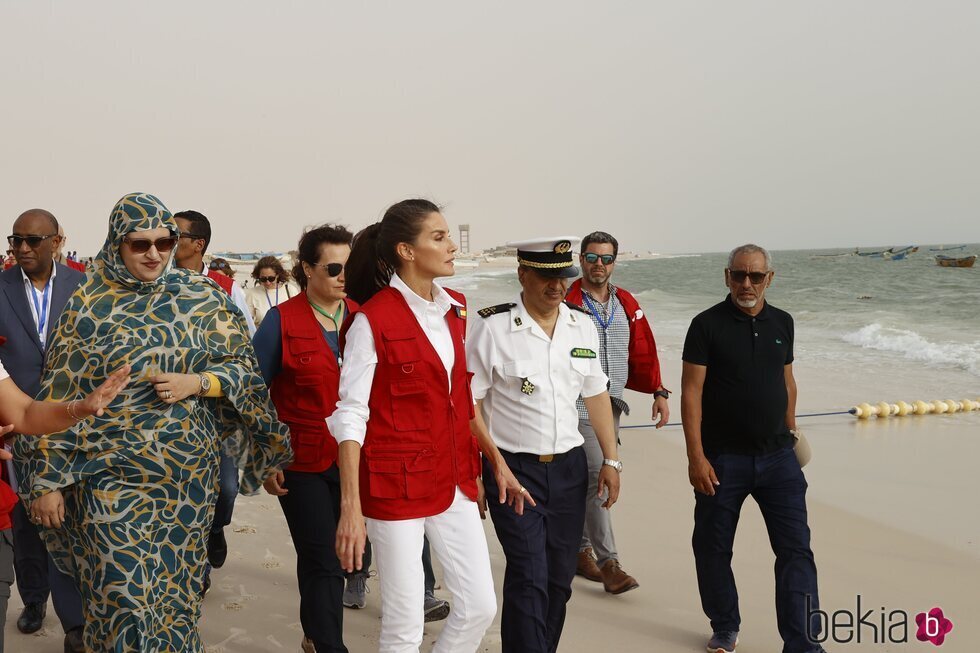 La Reina Letizia visita el proyecto Promopeche en Mauritania