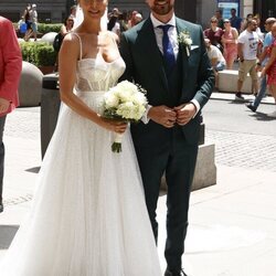 Vania Millán y Julián Bayón en su boda