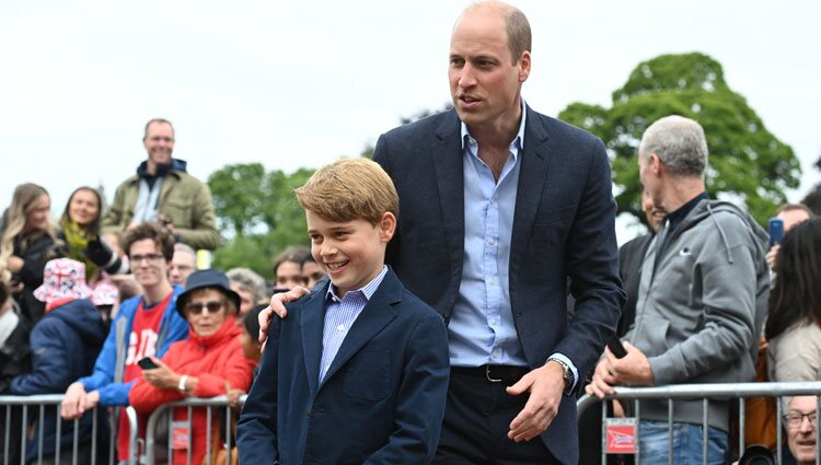 El Príncipe Guillermo y el Príncipe Jorge en su visita a Gales por el Jubileo de Platino
