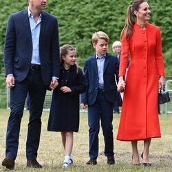 El Príncipe Guillermo y Kate Middleton con sus hijos Jorge y Carlota en Gales por el Jubileo de Platino