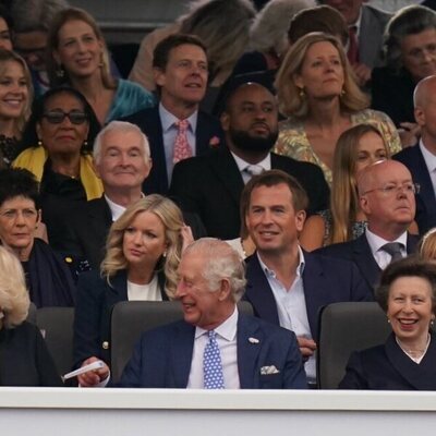 El Príncipe Carlos y Camilla Parker con la Princesa Ana en el concierto del Jubileo de Platino