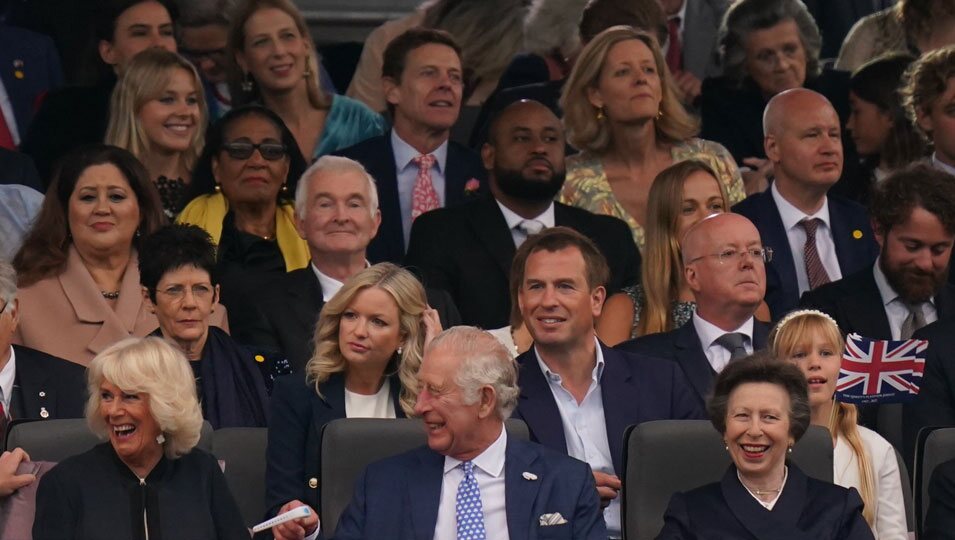 El Príncipe Carlos y Camilla Parker con la Princesa Ana en el concierto del Jubileo de Platino