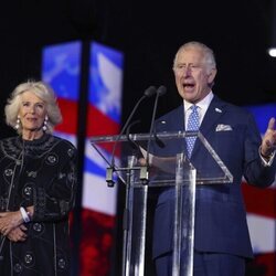 El Príncipe Carlos junto a Camilla Parker en su discurso en el concierto por el Jubileo de Platino