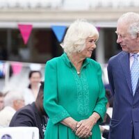 El Príncipe Carlos y Camilla Parker en the Big Jubilee Lunch por el Jubileo de Platino