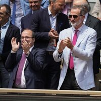 Miquel Iceta, el Rey Felipe y Haakon de Noruega en la final de Roland Garros 2022