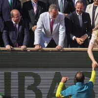 Mette-Marit de Noruega felicita a Rafa Nadal por su Roland Garros 2022 ante el Rey Felipe y Haakon de Noruega