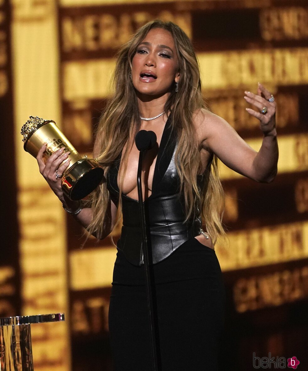 Jennifer Lopez agradecida por su premio en los MTV Movie and TV