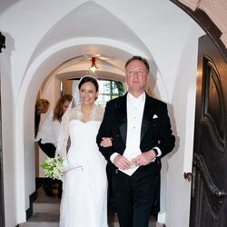 Gustav zu Sayn-Wittgenstein-Berleburg y Carina Axelsson en su boda