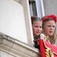 La Princesa Carlota y Mia Tindall en Trooping the Colour 2022 por el Jubileo de Platino