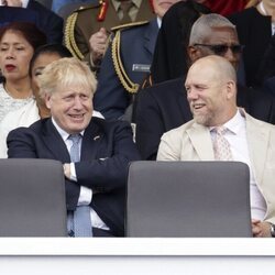 Boris Johnson y Mike Tindall en el Desfile del Jubileo de Platino