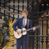 Ed Sheeran en su actuación en el Desfile del Jubileo de Platino