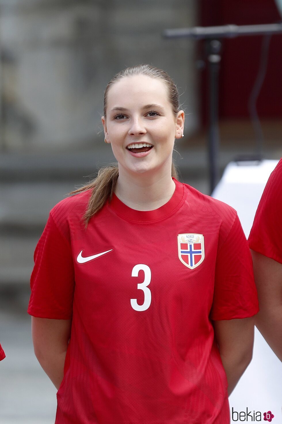 Ingrid Alexandra de Noruega en el partido amistoso entre el Vivil IL y el Skaugum United