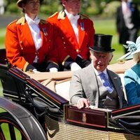 El Príncipe Carlos y Camilla Parker en Ascot 2022