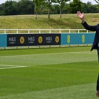 El Príncipe Guillermo en su visita al entrenamiento de la Selección Femenina de Fútbol de Inglaterra