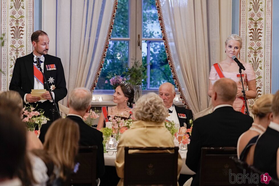 Haakon y Mette-Marit de Noruega en su discurso en la cena de gala por el 18 cumpleaños de Ingrid Alexandra de Noruega