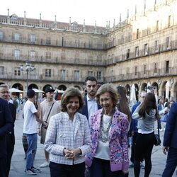 Silvia de Suecia y la Reina Sofía en la Plaza Mayor de Salamanca