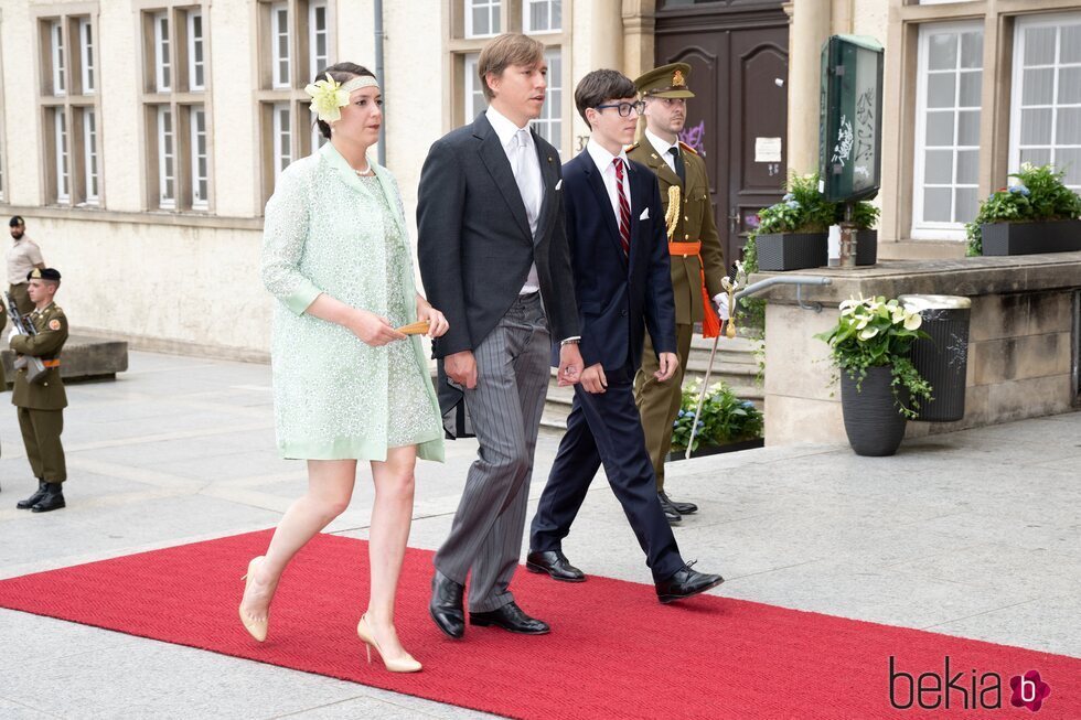 Alexandra de Luxemburgo, Luis de Luxemburgo y su hijo Gabriel de Luxemburgo en el Día Nacional de Luxemburgo 2022