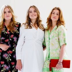 Las Princesas Amalia, Alexia y Ariane de Holanda posan juntos en el palacio