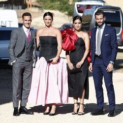 Lucas Vázquez y Nacho con sus mujeres en la boda de Dani Carvajal y Daphne Cañizares