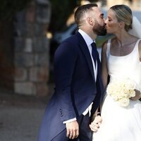 Dani Carvajal y Daphne Cañizares se besan tras su boda