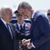 Joe Biden y el Rey Felipe riéndose en el recibimiento oficial al Presidente de Estados Unidos para la Cumbre de la OTAN en Madrid