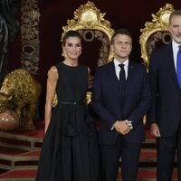 Los Reyes Felipe y Letizia y Emmanuel y Brigitte Macron en la cena por la Cumbre de la OTAN en Madrid