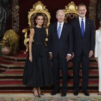 Los Reyes Felipe y Letizia y Joe y Jill Biden en la cena por la Cumbre de la OTAN en Madrid