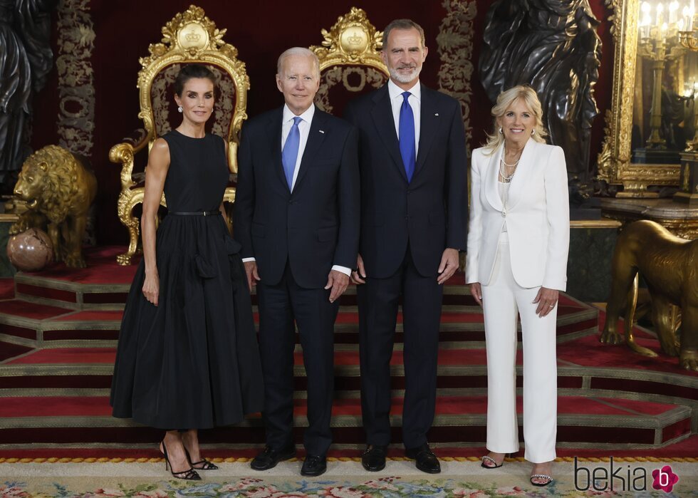 Los Reyes Felipe y Letizia y Joe y Jill Biden en la cena por la Cumbre de la OTAN en Madrid