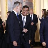 El Rey Felipe y Pedro Sánchez, muy cómplices en la cena por la Cumbre de la OTAN en Madrid