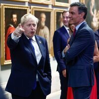 Boris Johnson y Pedro Sánchez en una visita al Museo del Prado por la Cumbre de la OTAN en Madrid