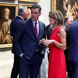 Pedro Sánchez y Begoña Gómez en una visita al Museo del Prado por la Cumbre de la OTAN en Madrid