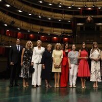 La Reina Letizia, Begoña Gómez y las y los acompañantes en el Teatro Real por la Cumbre de la OTAN en Madrid